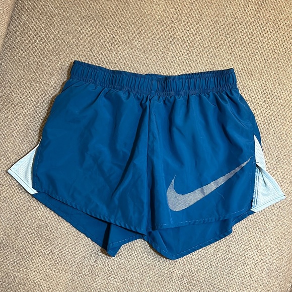 Nike Running Shorts - Picture 1 of 3